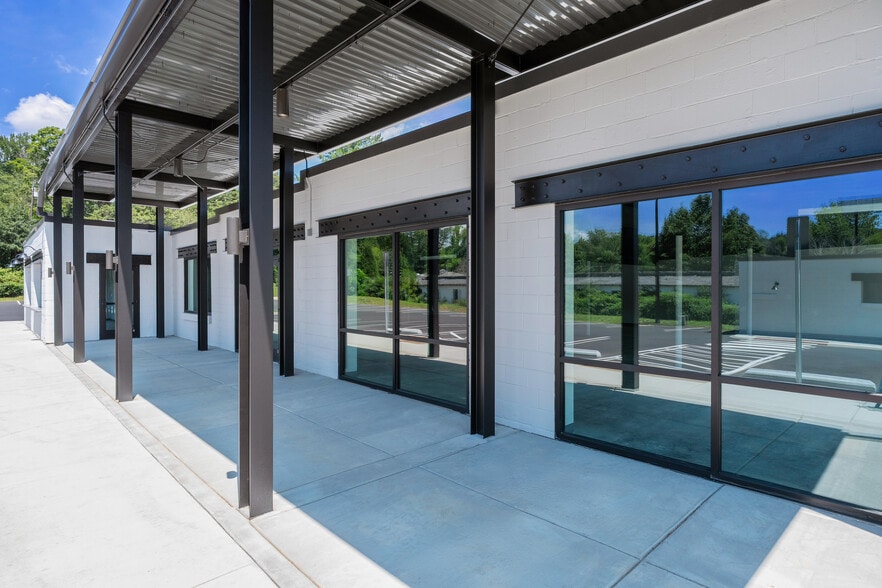 More Photos Of 1449 Smokey Park Hwy, Candler General Retail For Lease