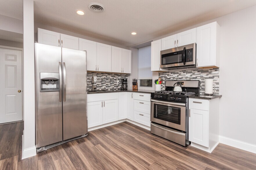 More Photos Of 2409 S Lyndale Ave, Minneapolis Multifamily For Sale