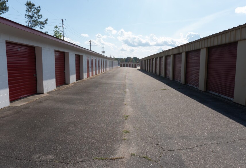 More Photos Of 2206 Fayetteville Rd, Rockingham Self Storage For Lease