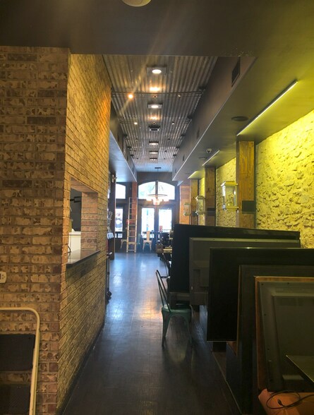 More Photos Of 103 E Main Ave, Round Rock Storefront For Lease