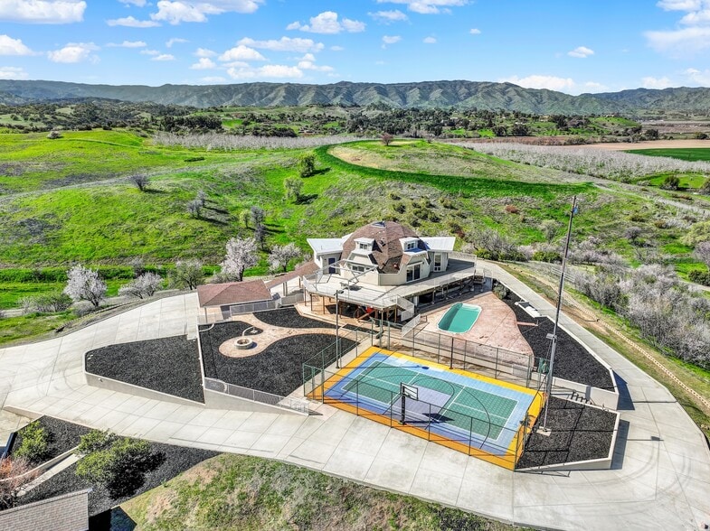 More Photos Of 8560 Holmes Ln, Winters Specialty For Sale