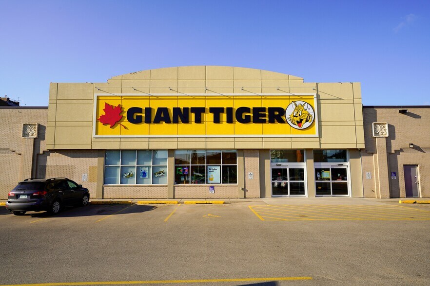 More Photos Of 2325 Preston Ave S, Saskatoon Unknown For Lease