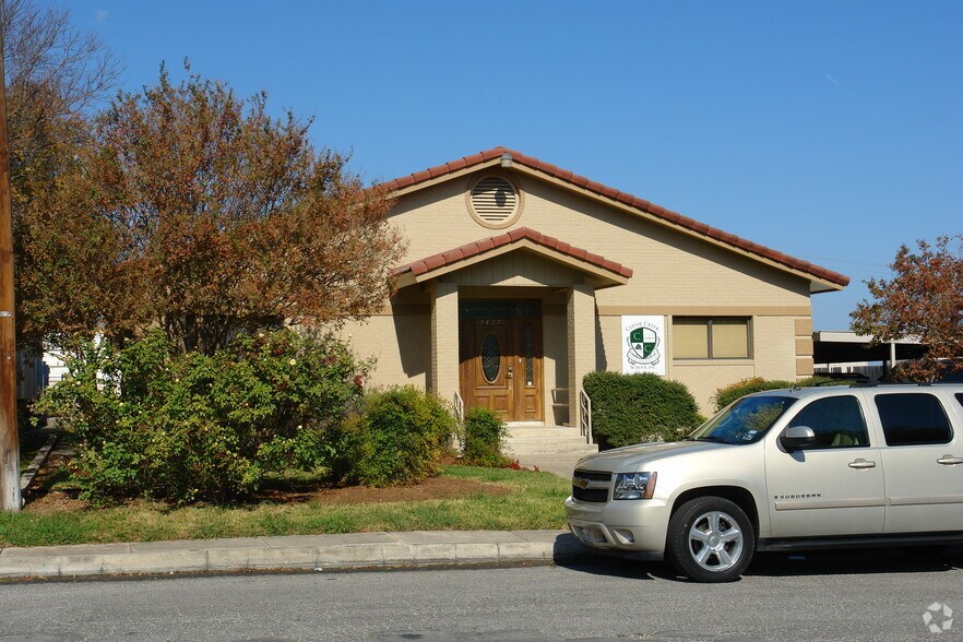 More Photos Of 3427 Northeast Pky, San Antonio Service For Sale