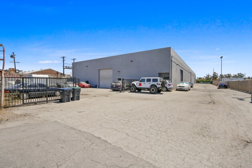 More Photos Of 19143 S Hamilton Ave, Gardena Warehouse For Sale