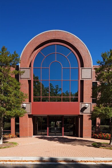 More Photos Of 4401 Waterfront Dr, Glen Allen Office For Lease