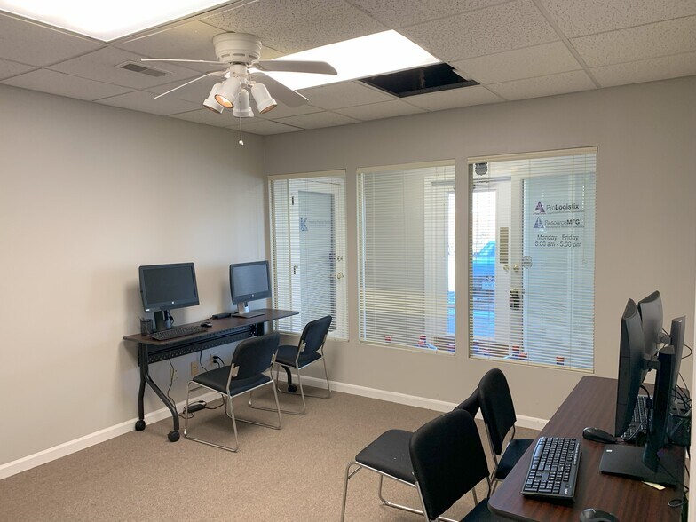 More Photos Of 3-11 Ginger Creek Village Dr, Glen Carbon Medical For Lease