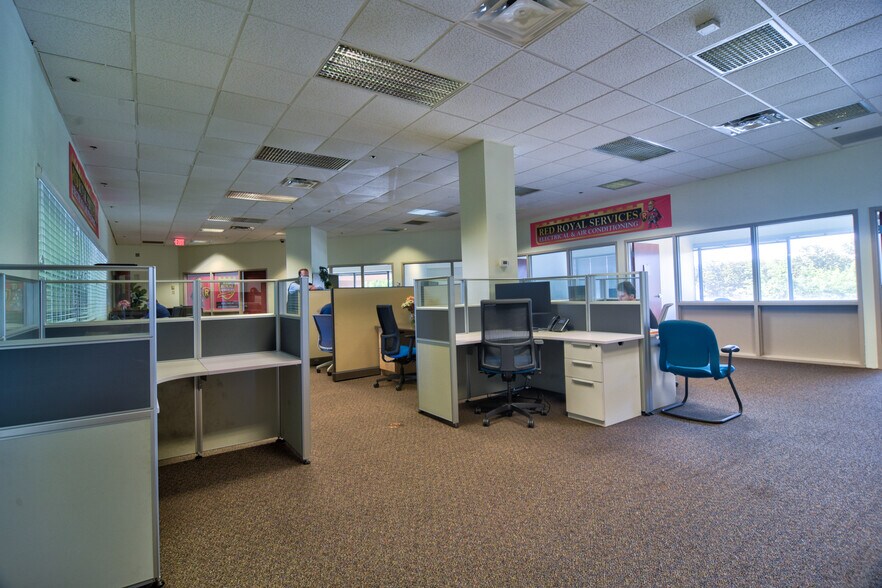 More Photos Of 1150 Cleveland St, Clearwater Office For Lease