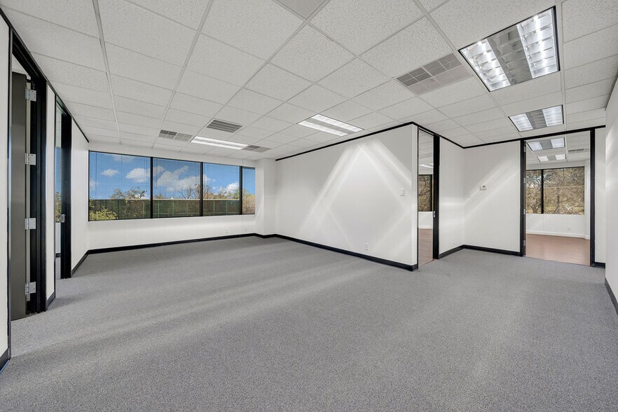 More Photos Of 4242 Medical Dr, San Antonio Medical For Sale