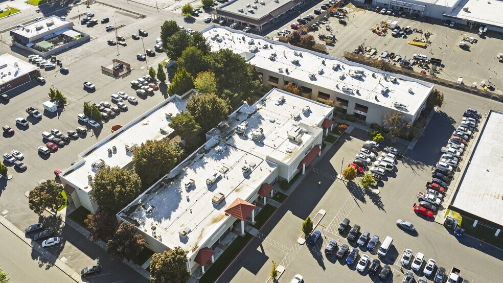 More Photos Of 3311 W Clearwater Ave, Kennewick Office For Sale