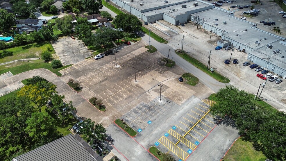 More Photos Of 1411 W Main St, League City Schools For Sale