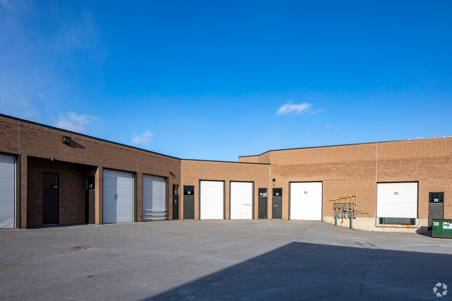 More Photos Of 5080 Timberlea Blvd, Mississauga Manufacturing For Lease
