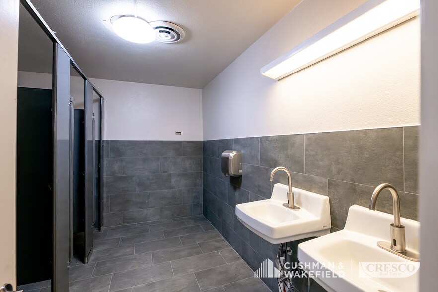 More Photos Of 2930 Euclid Ave, Cleveland Office For Lease