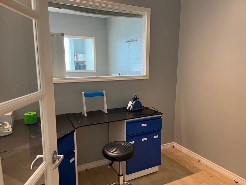 More Photos Of 2071 Kingsway Ave, Port Coquitlam Flex For Sale