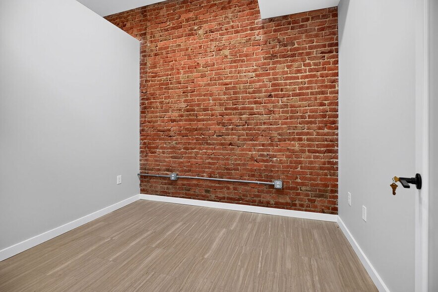 More Photos Of 143 N Wayne Ave, Waynesboro Storefront Retail Office For Sale