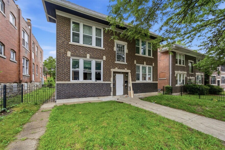 Primary Photo Of 2845 Meramec St, Saint Louis Multifamily For Sale