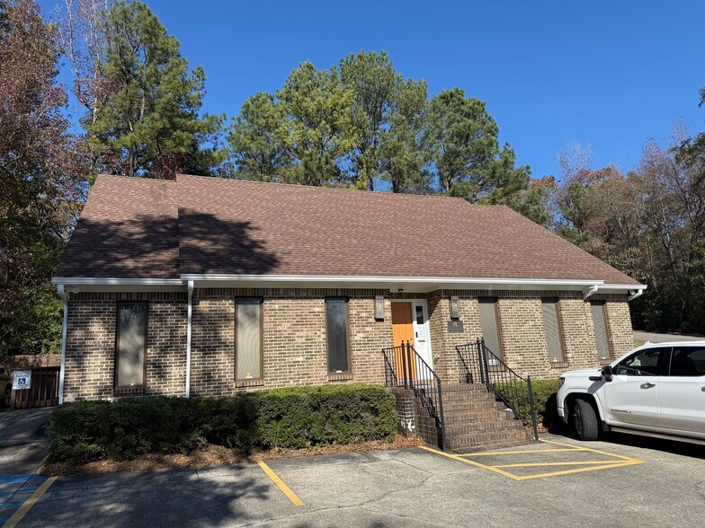 More Photos Of 6496 Quail Run Dr, Pelham Office For Sale