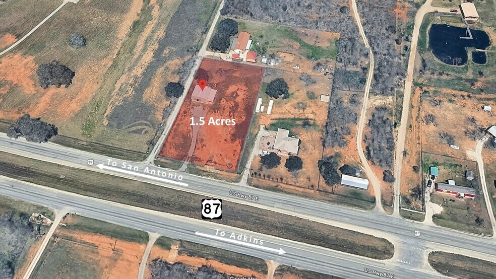 More Photos Of 13747 US Highway 87 S, Adkins Flex For Lease