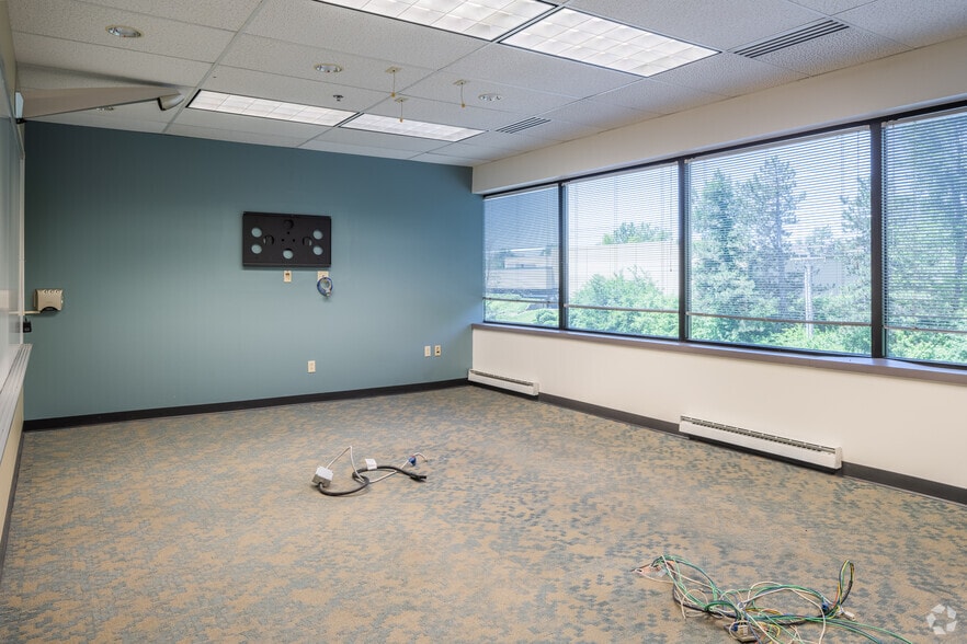 More Photos Of 11775 Borman Dr, Saint Louis Office For Sale
