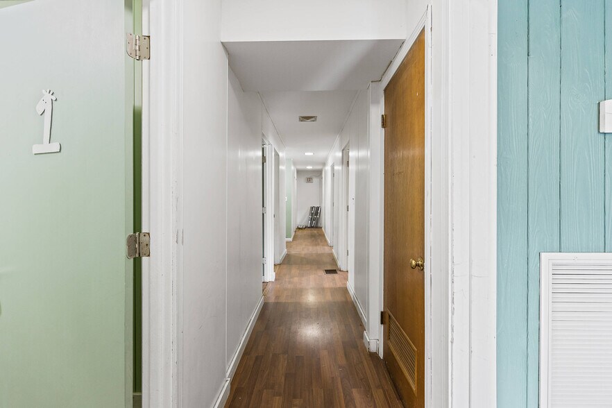 More Photos Of 2507 McCallie Ave, Chattanooga Office Residential For Sale