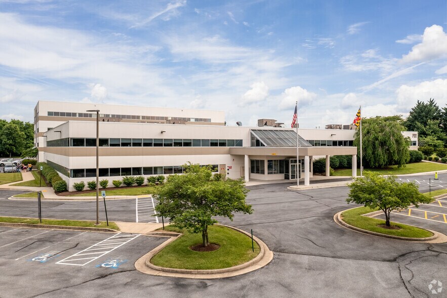 More Photos Of 1888-1890 N Market St, Frederick Office For Lease