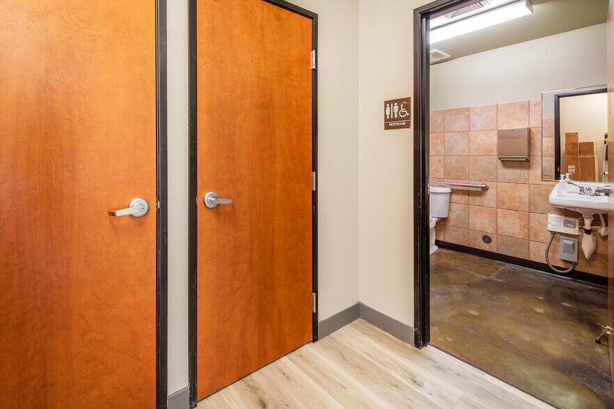 More Photos Of 7860 W Sahara Ave, Las Vegas Medical For Sale