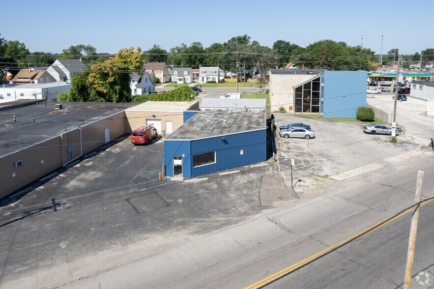 More Photos Of 2457 Tremainsville Rd, Toledo Storefront Retail Office For Lease