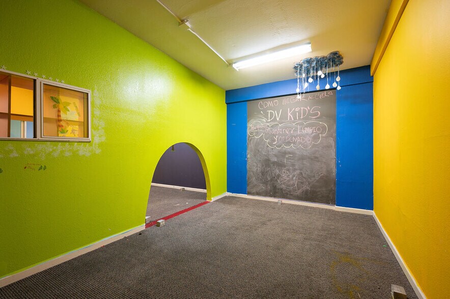 More Photos Of 5935-5937 Mission St, Daly City Warehouse For Lease