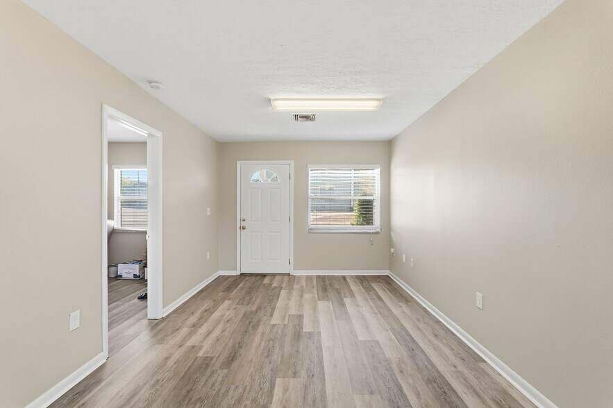 More Photos Of 500-510 Tarpon Ave E, Tarpon Springs Office For Sale