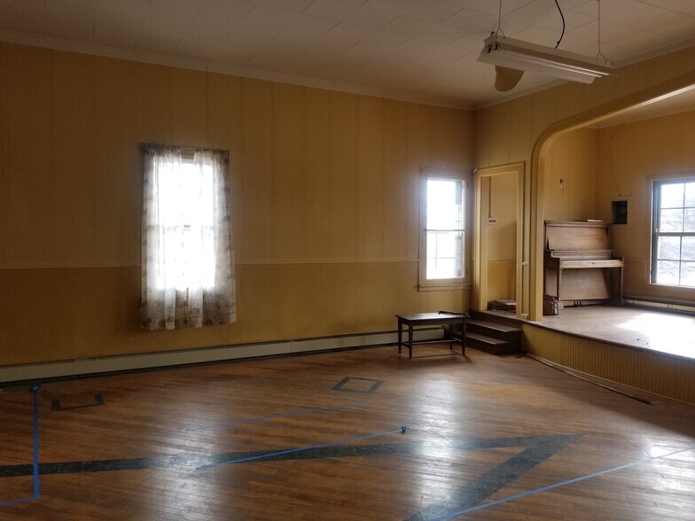 More Photos Of 145 E Chapman St, Ely General Retail For Sale