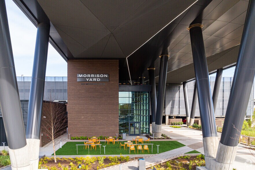 More Photos Of 850 Morrison Dr, Charleston Office For Lease