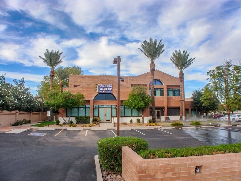 More Photos Of 1600 W Chandler Blvd, Chandler Medical For Lease
