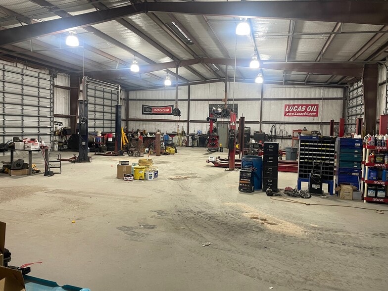 More Photos Of 5809 Leopard St, Corpus Christi Service For Lease