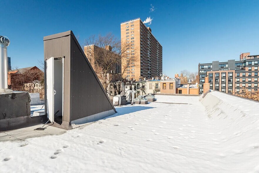 More Photos Of 39 Clifton Pl, Brooklyn Storefront Retail Residential For Sale