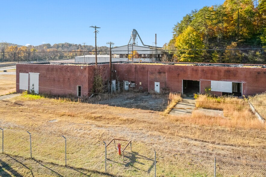 More Photos Of 1641 Fairystone Park Hwy, Stanleytown Warehouse For Sale