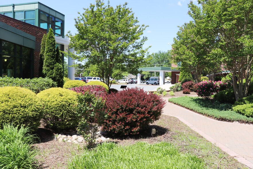 More Photos Of 21 W Clarke Ave, Milford Medical For Lease