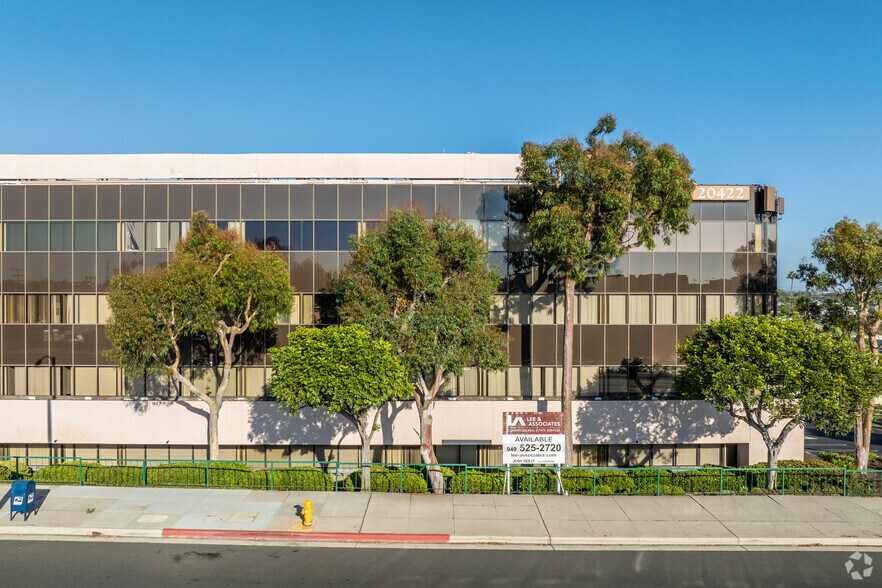 More Photos Of 20422 Beach Blvd, Huntington Beach Office For Sale