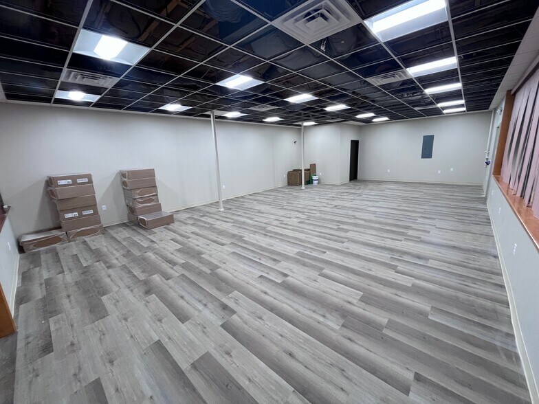 More Photos Of 99 Winthrop Ave, Lawrence Storefront Retail Office For Lease