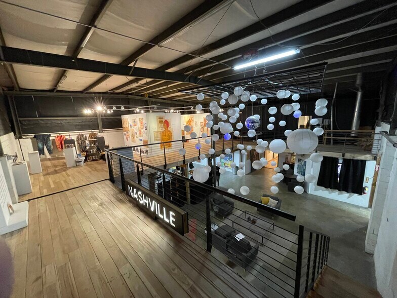 More Photos Of 217 Willow St, Nashville Showroom For Lease