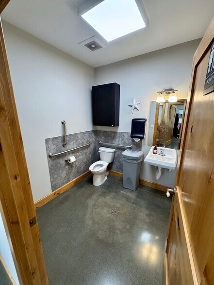 More Photos Of 150 Keys Rd, Yakima Warehouse For Lease