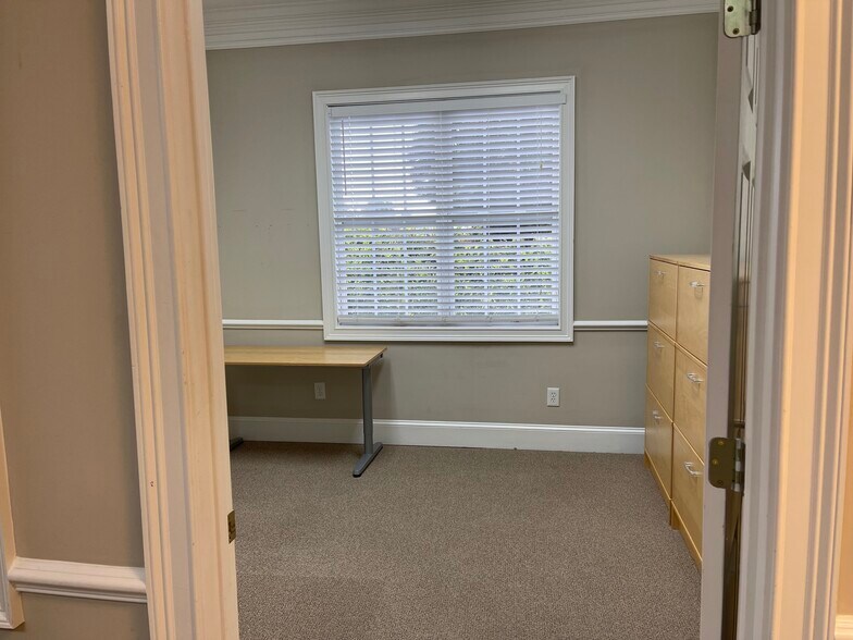 More Photos Of 4994 Lower Roswell Rd, Marietta Office For Lease