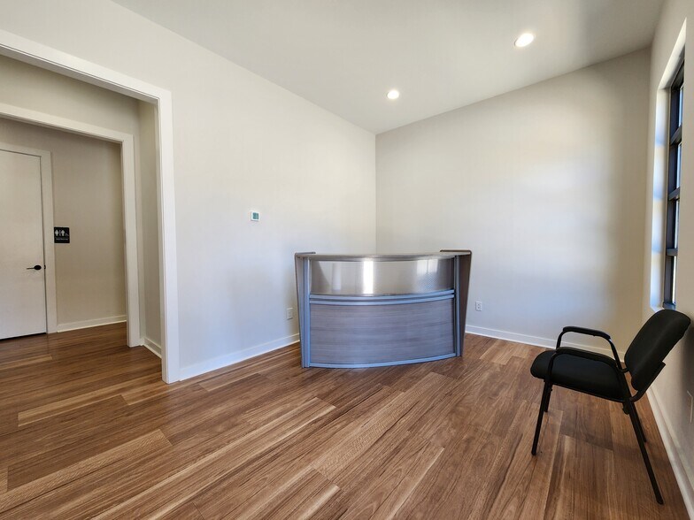 More Photos Of 6110 McFarland Station Dr, Alpharetta Medical For Lease