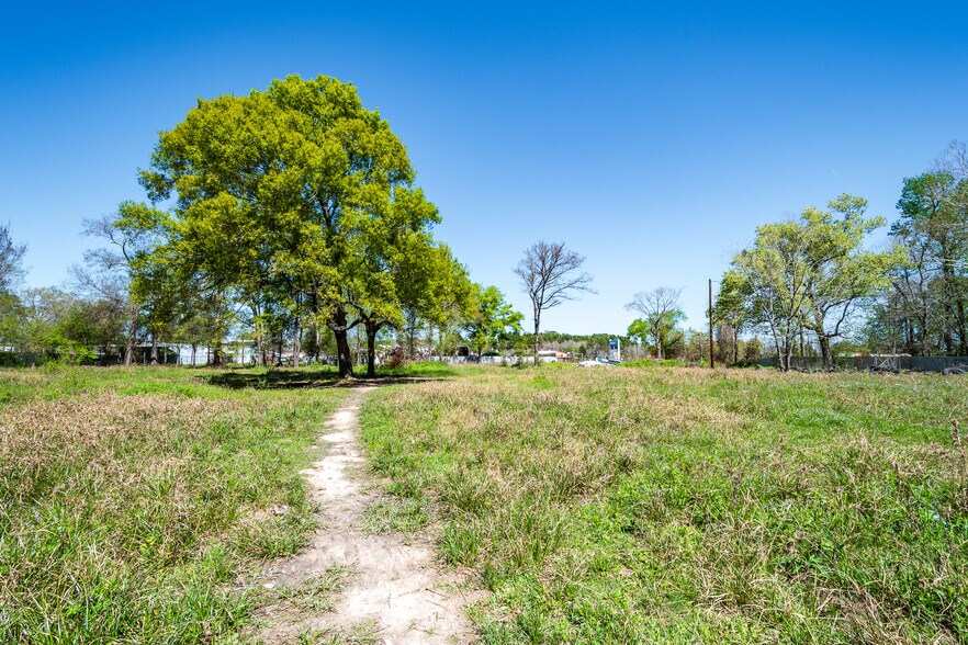 More Photos Of 20110 FM 1485 Rd, New Caney General Retail For Sale