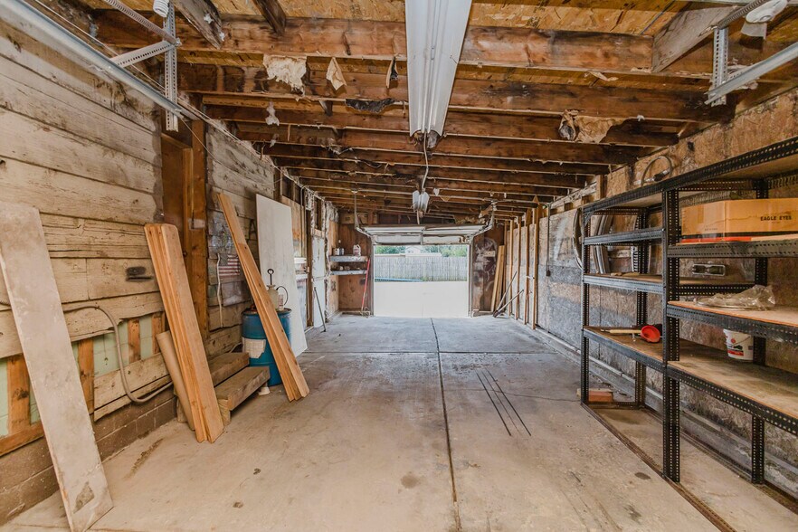 More Photos Of 2013 S Broadway St, Wichita Auto Dealership For Sale