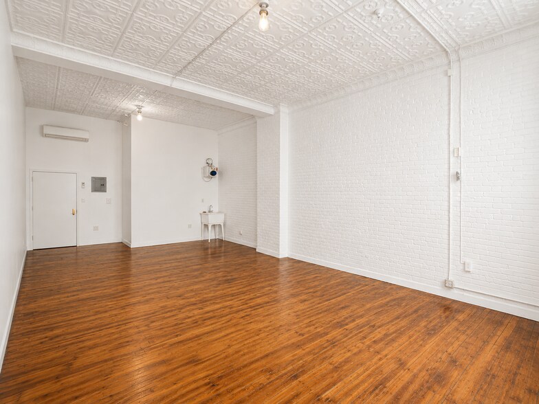 More Photos Of 622-626 Broadway, Brooklyn Storefront Retail Office For Lease