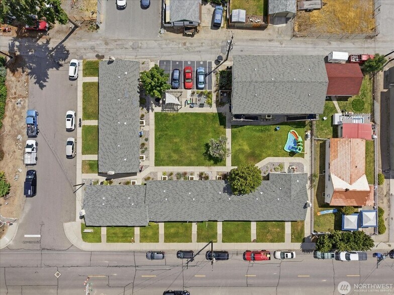 More Photos Of 315 W Gibson AVE, Chelan Apartments For Sale