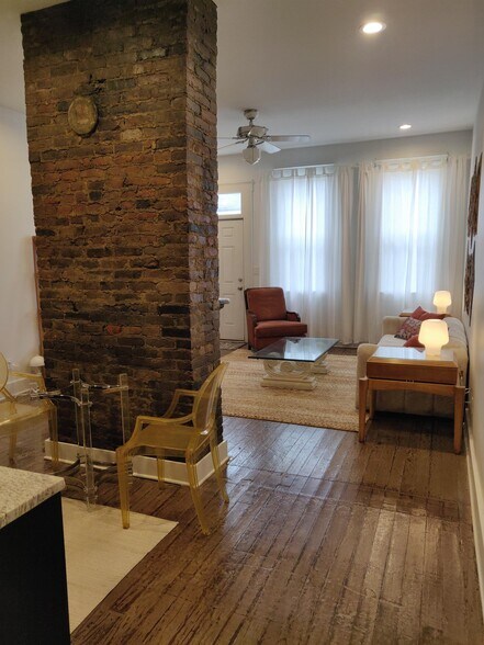 More Photos Of 927 E Madison St, Louisville Warehouse For Sale