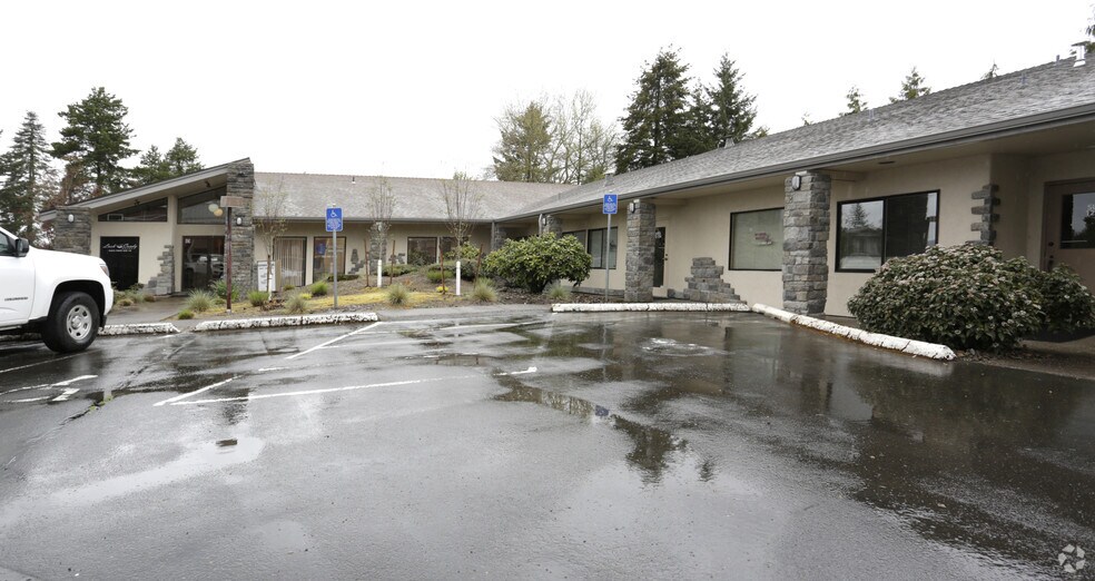 More Photos Of 8855 SW Holly Ln, Wilsonville Office For Sale