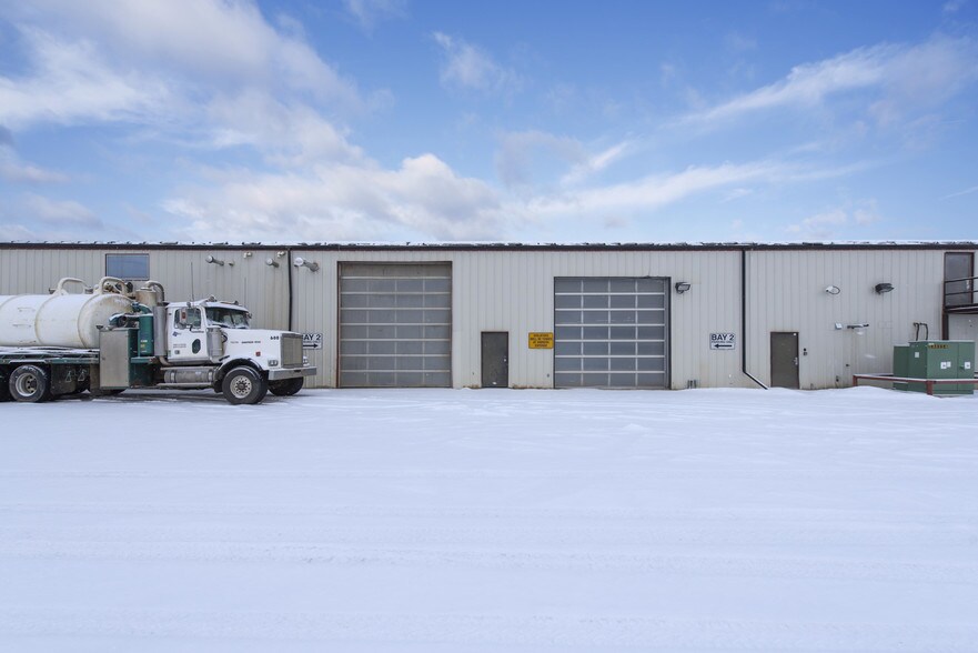 More Photos Of 145 MacMillan Rd, Fort McMurray Flex For Lease