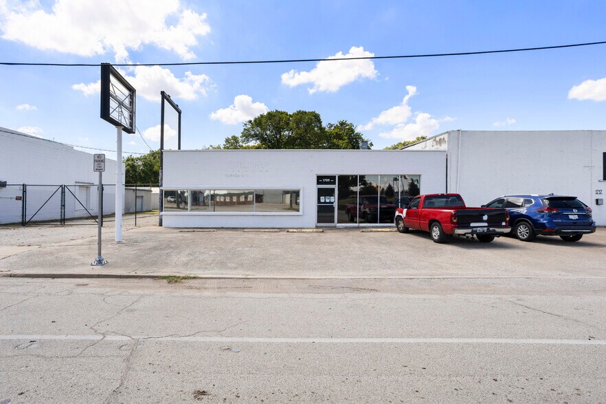 More Photos Of 1717 White Settlement Rd, Fort Worth Unknown For Sale