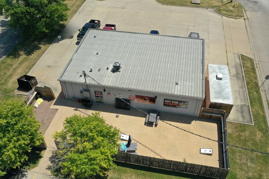 More Photos Of 401 N Limit St, Lincoln Freestanding For Sale